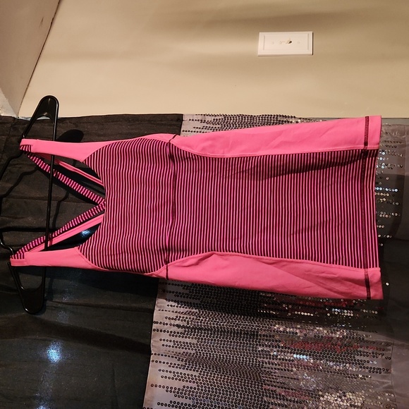 ⭐️LULULEMON STRIPED TANK - Picture 2 of 3